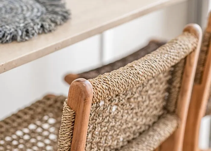 Bali Style With Balcony Near Gates Of Dawn *