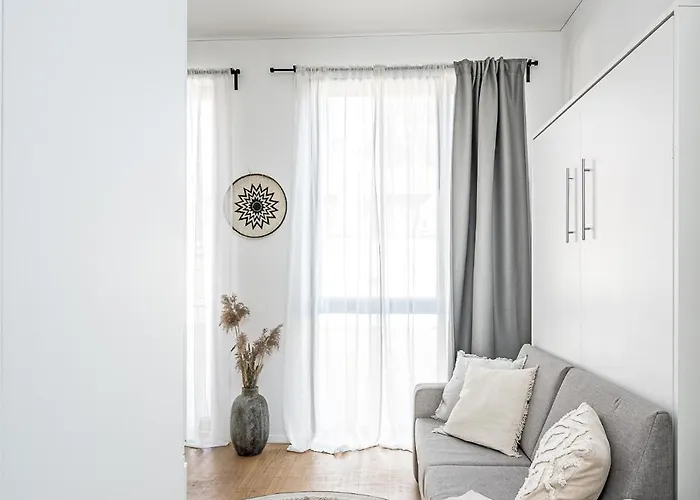 Bali Style With Balcony Near Gates Of Dawn