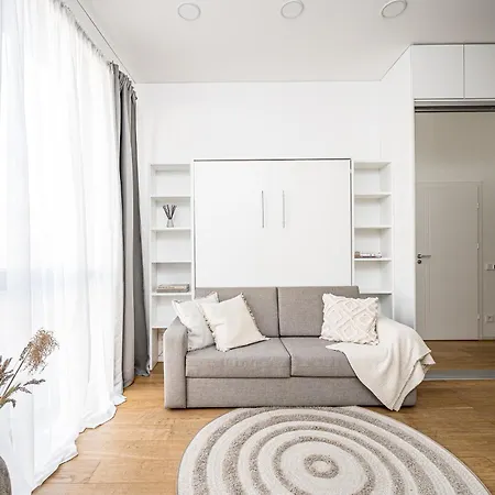 Bali Style With Balcony Near Gates Of Dawn * Βίλνιους