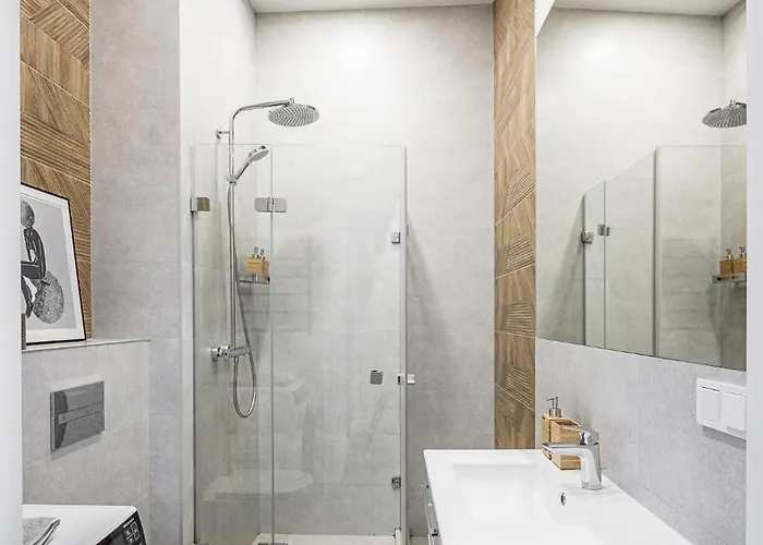 Bali Style With Balcony Near Gates Of Dawn *