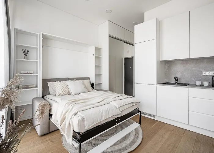 Bali Style With Balcony Near Gates Of Dawn Βίλνιους